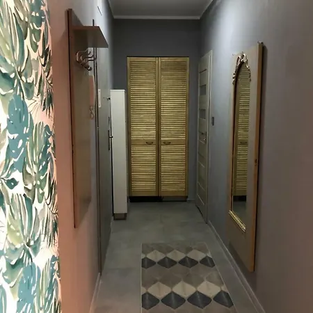 Apartament Szafirowy アパート ソスノヴィエツ